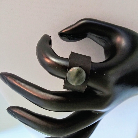 Leather band w Green Jasper - Picture 7 of 8